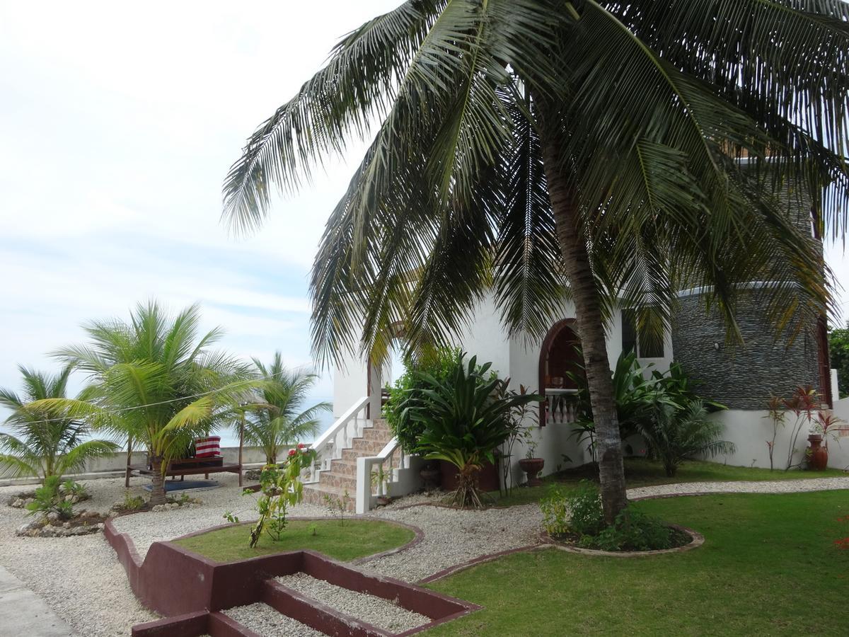 House Rapunzel Hotel Oslob Exterior foto